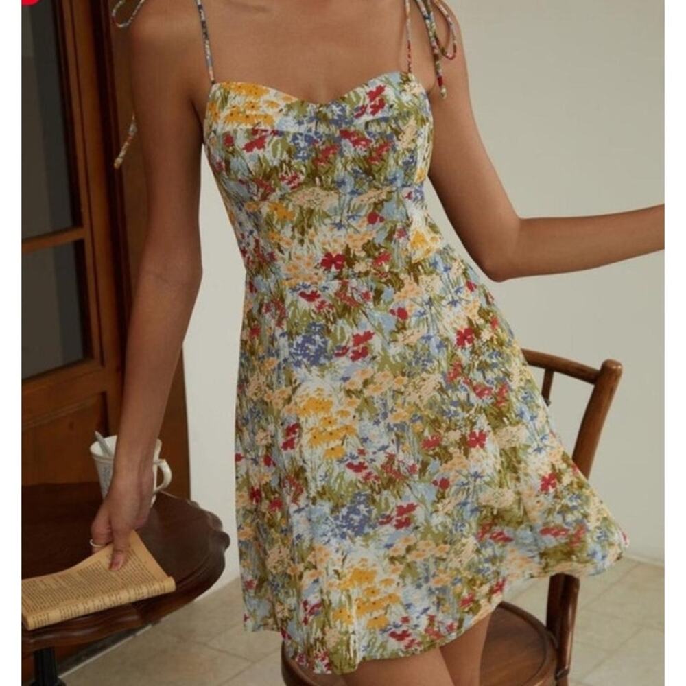 CIDER Ditsy Floral Dress Size Medium Tie Straps Spring Flower Print Flowy Airy